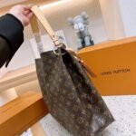 Louis Vuitton Graceful PM Monogram Canvas Red 35Cm - Image 3