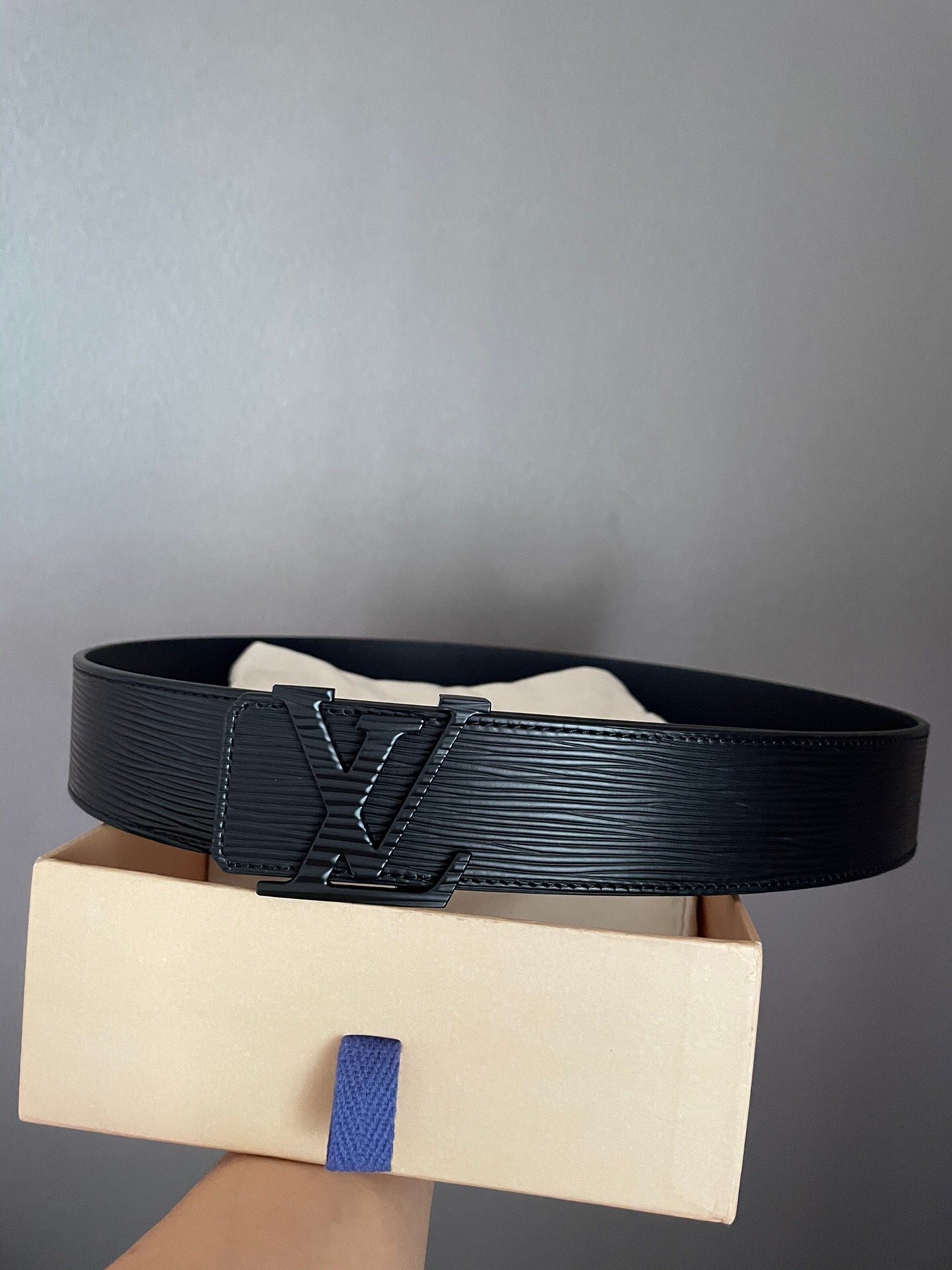 019de02e.jpeg Louis Vuitton LV Initiales Epi Black, LV Belt M9229S - Image 1