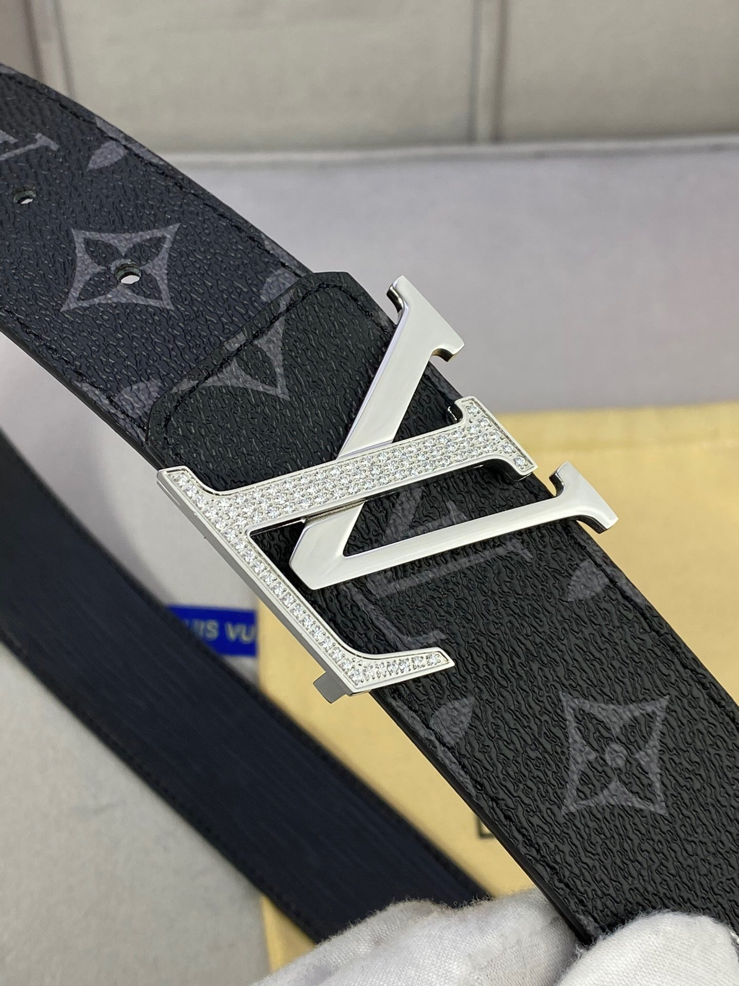 05b26a53.jpeg Louis Vuitton LV Diamond Reversible Belt Monogram Eclipse M0366V - Image 1