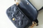 Louis Vuitton Wallet On Strap Bubblegram Monogram Black M81398 - Image 8