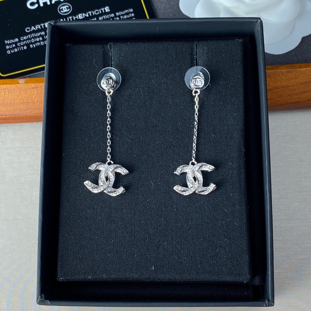 0a6bd9c6.jpeg Chanel Earring - Image 1