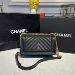 Chanel Boy HandBag Black For Women, Women's Bags, Shoulder And Crossbody Bags 9.8in/25cm A67086 - Image 6