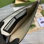 Gucci Marmont Pouch 12in/30.5cm Black Gold Toned Hardware For Men GG 475317 DJ20T 1000 - Image 2