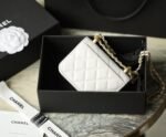 Chanel CO-CO Clutch With Chain 9.5cm/3.7in Gold Toned Hardware For Women White - Image 3