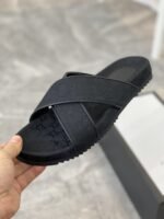 Gucci Men’s GG Crisscross Slide Sandals Black For Men 429362 - Image 9