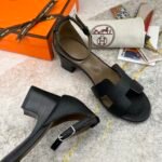 Hermes Encens 50 Sandal Black For Women - Image 2