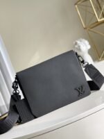 Louis Vuitton Messenger Grain Black M57080 - Image 5