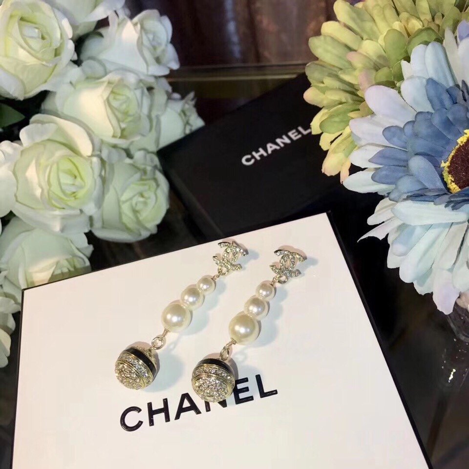 5adea935.jpeg Chanel Earrings - Image 1