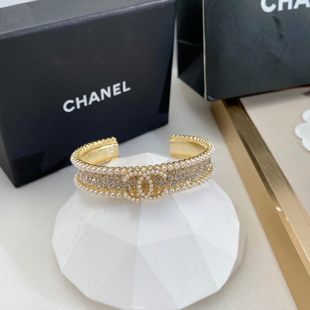 60cc648b.jpeg Chanel Bracelet - Image 1
