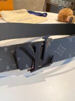 Louis Vuitton Shake Reversible LV Belt Monogram Eclipse Canvas Black Metal Hardware LV Belt - Image 2