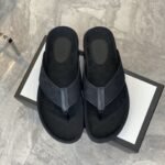 Gucci Men's GG T-Strap Slide Sandals Black For Men 429362