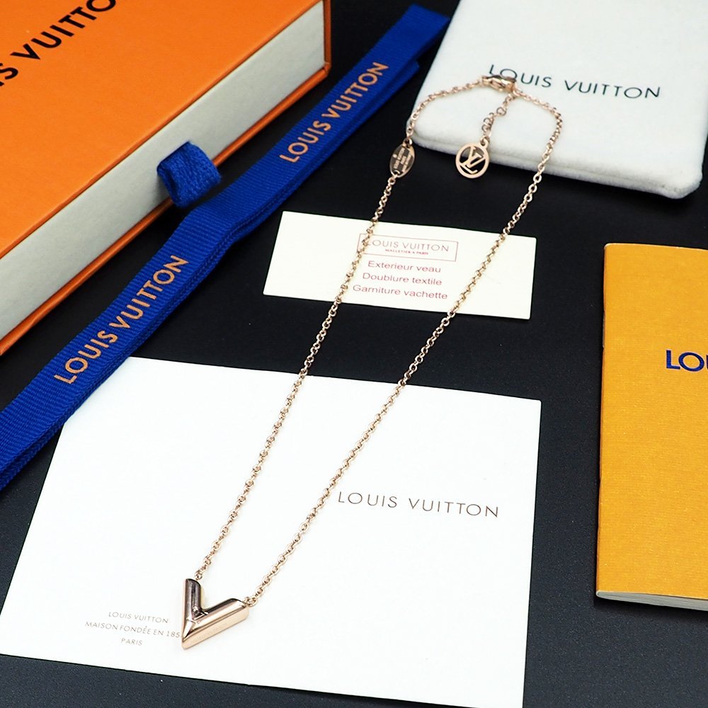 7a9b7430.jpeg Louis Vuitton Necklace - Image 1