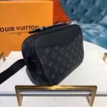 Louis Vuitton Bumbag 11in/ 28cm Monogram Eclipse Canvas For Men M42906 - Image 4