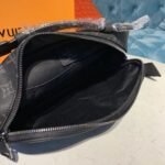 Louis Vuitton Bumbag 11in/ 28cm Monogram Eclipse Canvas For Men M42906 - Image 16