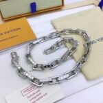 Louis Vuitton Necklace - Image 3