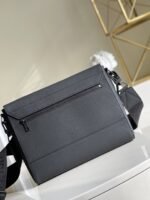 Louis Vuitton Messenger Grain Black M57080 - Image 4
