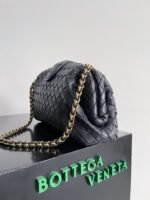 Bottega Veneta Lauren 1980 Small Shoulder Bag 10.6in/ 27cm Black Gold Hardware For Women - Image 3