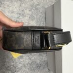 Celine Medium Messenger Bag Black For Men 9.1in/23cm 194502CIM.38OG - Image 5