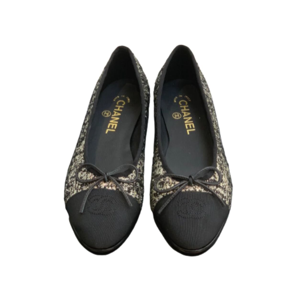 xr:d:DAFjitk7JkQ:1563,j:3310549307975761348,t:23092106 Chanel Ballet Flats Grey For Women - Image 1