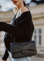 Chanel Chevron Classic Flap Medium Crossbody Bag 10.2in/ 26cm Black Black Hardware For Women - Image 2