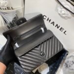 Chanel Chevron Classic Flap Medium Crossbody Bag 10.2in/ 26cm Black Black Hardware For Women - Image 5
