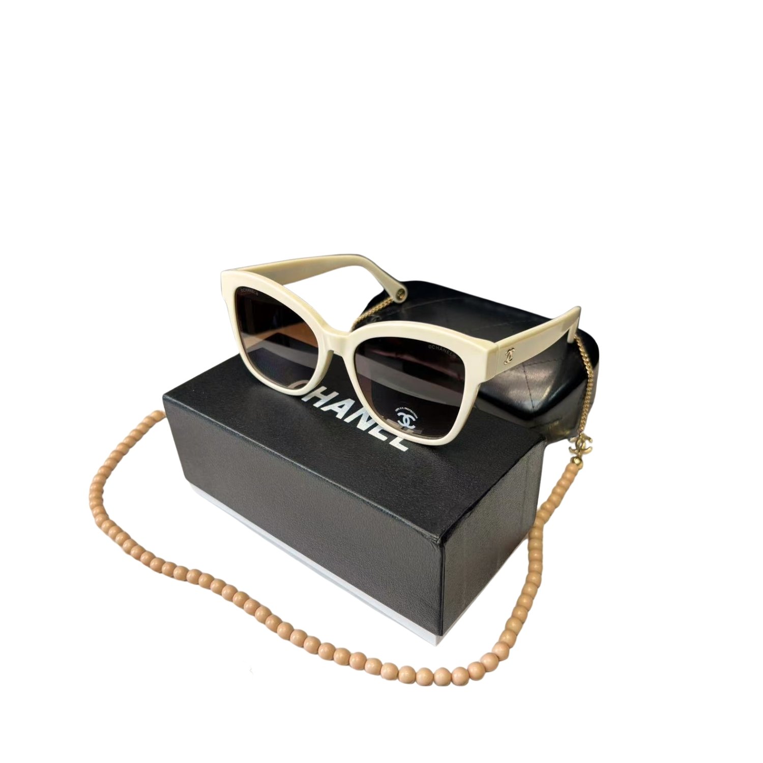 Chanel-Square-sunglasses-beige-and-gold.jpg Square Sunglasses Beige And Gold For Women A71510 X08101 S9713 - Image 1