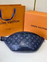 Louis Vuitton Discovery PM Bumbag 17.3in/ 44cm Navy Blue Black Hardware For Men M45729 - Image 3