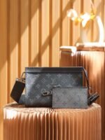 Louis Vuitton Pochette Gaston Wearable Wallet Shoulder Bag 8.7in/ 22cm Black Monogram Eclipse Canvas Silver Hardware For Men M81124 - Image 6
