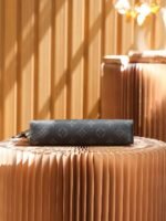 Louis Vuitton Pochette Gaston Wearable Wallet Shoulder Bag 8.7in/ 22cm Black Monogram Eclipse Canvas Silver Hardware For Men M81124 - Image 7