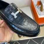 Hermes Iconic Alligator Motif Loafers H Buckle Black For Men - Image 3
