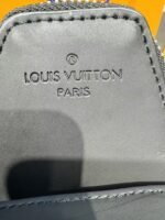Louis Vuitton Avenue NM Slingbag Black For Men 31cm/12.2in - Image 6