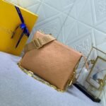 Louis Vuitton Coussin PM Shoulder Bags 10.2in/ 26cm Monogram Cream Gold Hardware For Women - Image 2