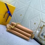 Louis Vuitton Coussin PM Shoulder Bags 10.2in/ 26cm Monogram Cream Gold Hardware For Women - Image 4