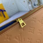 Louis Vuitton Coussin PM Shoulder Bags 10.2in/ 26cm Monogram Cream Gold Hardware For Women - Image 7