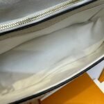 Louis Vuitton Diane White For Women‎ 9.1in/23.1cm - Image 8