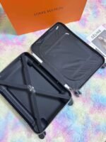 Louis Vuitton Horizon 55 Suitcase 21.7in/ 55cm Monogram Logo Blue Silver Hardware - Image 6