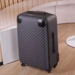 Louis Vuitton Horizon 55 Suitcase 21.7in/ 55cm Black Silver Hardware - Image 6