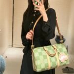 Louis Vuitton Keepall Bandouliere 35 Travel Bag 13.4in/ 34cm Green Gold Hardware N40671 - Image 2