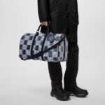 Louis Vuitton Keepall Bandouliere 50 Travel Bag 19.7in/ 50cm Blue Moon Black Hardware For Men M23771 - Image 4