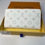 Louis Vuitton LV x TM Zippy Wallet White For Women 7.7in/19.5cm M14240 - Image 3