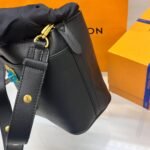 Louis Vuitton Lock And Walk Bag Black For Women M24006- 20.5 Cm/ 8 Inches - Image 7
