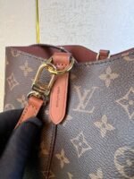 Louis Vuitton NeoNoe MM Brown For Women 26cm / 10.2in M44887 - Image 4