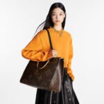 Louis Vuitton OnTheGo GM Tote Bag 16.1in/ 41cm Brown Gold Hardware For Women M45320 - Image 2