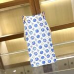 Louis Vuitton OnTheGo MM Tote Bag 13.8in/ 35cm Blue Gold Hardware For Women M11262 - Image 2