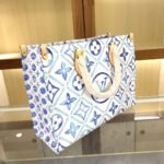 Louis Vuitton OnTheGo MM Tote Bag 13.8in/ 35cm Blue Gold Hardware For Women M11262 - Image 5