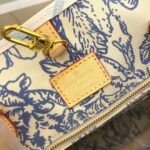 Louis Vuitton OnTheGo MM Tote Bag 13.8in/ 35cm Blue Gold Hardware For Women M11262 - Image 4