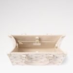 Louis Vuitton OnTheGo PM Tote Bag 9.8in/ 25cm Dream Cream Light Gold Hardware For Women M25770 - Image 6