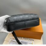 Louis Vuitton Outdoor Messenger Bag Black For Men 26cm / 10.2in M30233 - Image 6