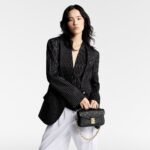 Louis Vuitton Pochette Metis East West Shoulder Bag 8.5in/ 21.5cm Black Gold Hardware For Women M46595 - Image 2
