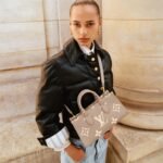 Louis Vuitton OnTheGo East West Tote Bag 9.8in/ 25cm Monogram Empreinte Beige Gold Hardware For Women M23641 - Image 2